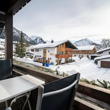 Haus Alpenflora Apartment *