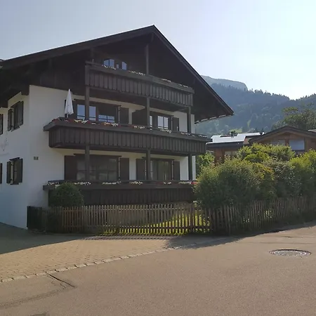 Haus Alpenflora Apartament *